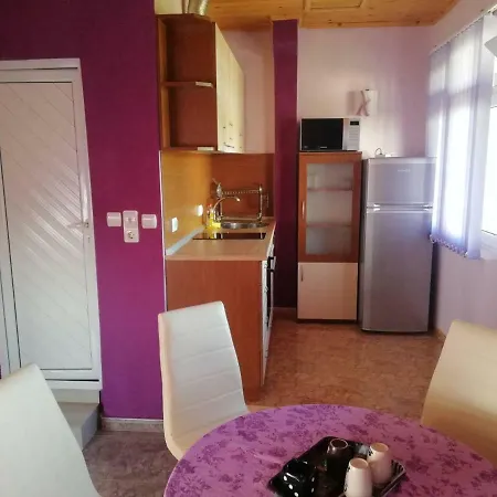 Къща Мариела Casa de hóspedes Sinemoretz